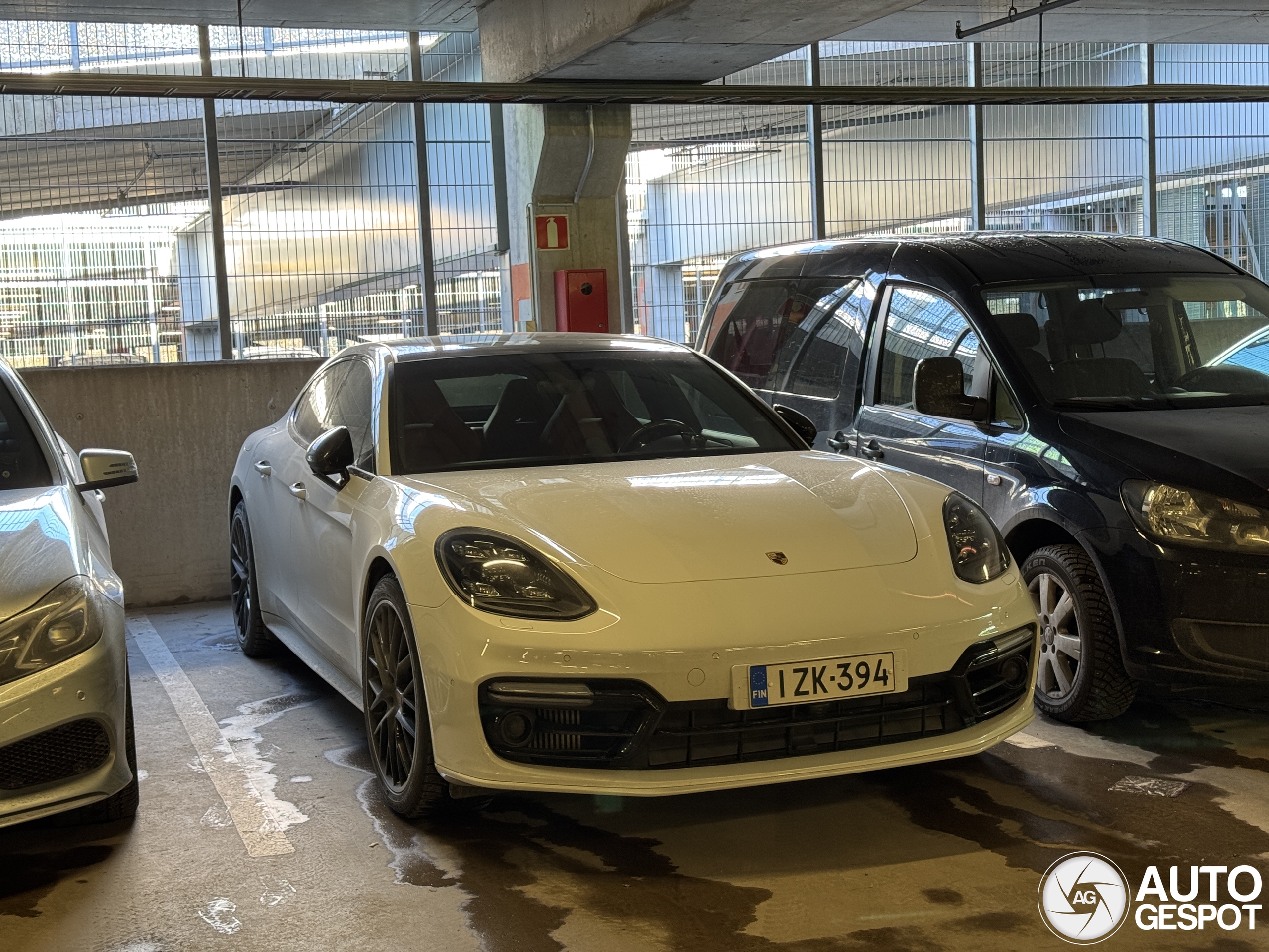 Porsche 971 Panamera Turbo S E-Hybrid