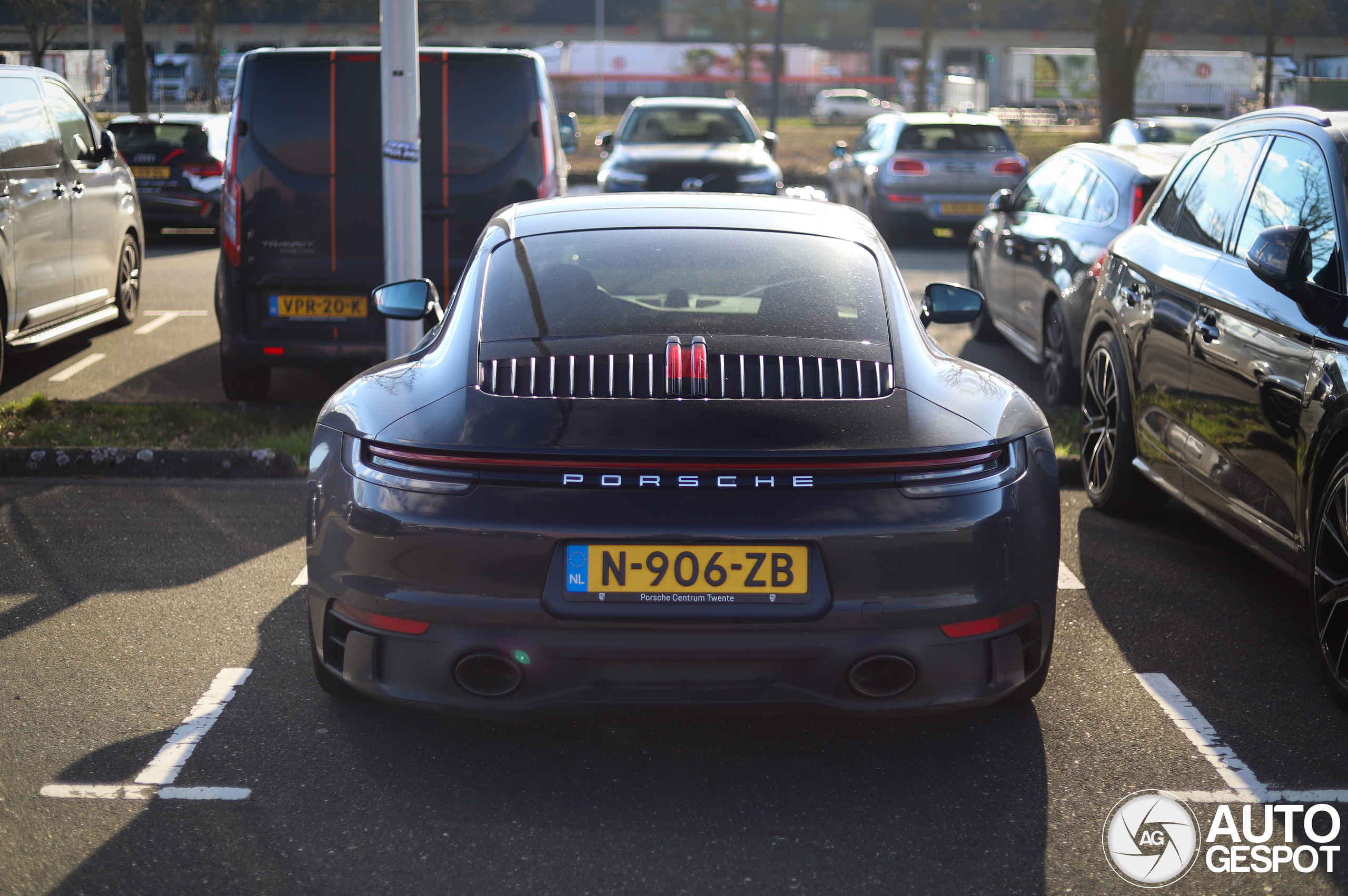 Porsche 992 Carrera 4S