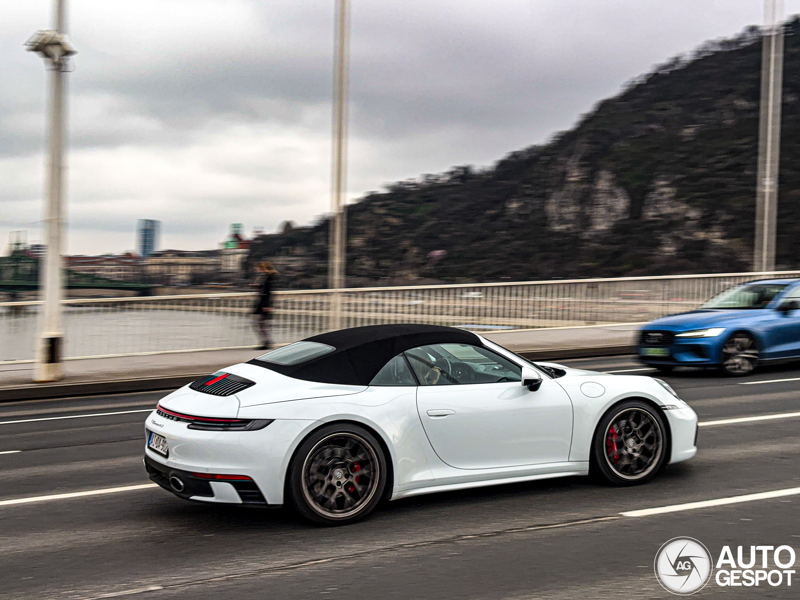 Porsche 992 Carrera 4S Cabriolet
