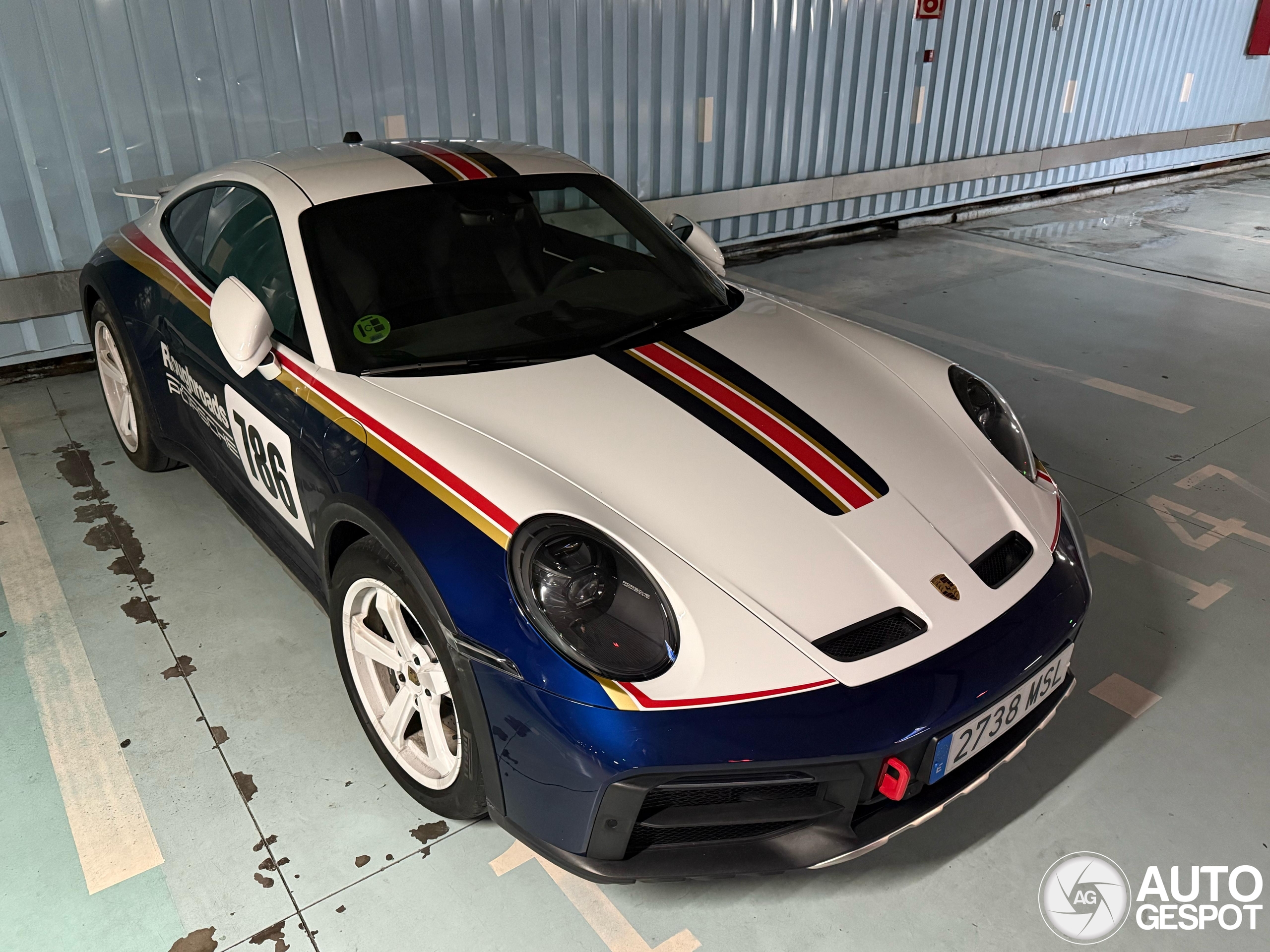 Porsche 992 Dakar