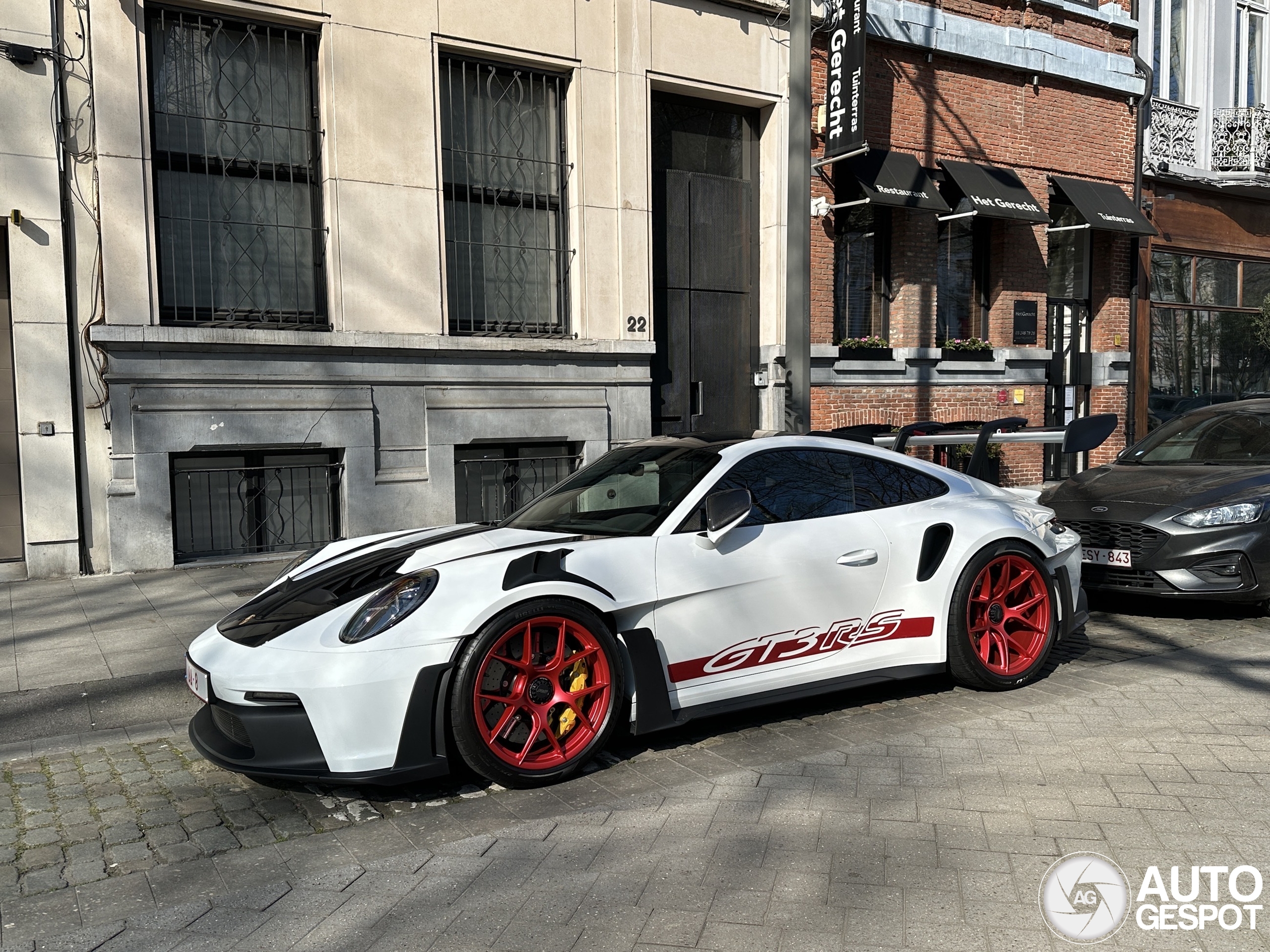 Porsche 992 GT3 RS Weissach Package