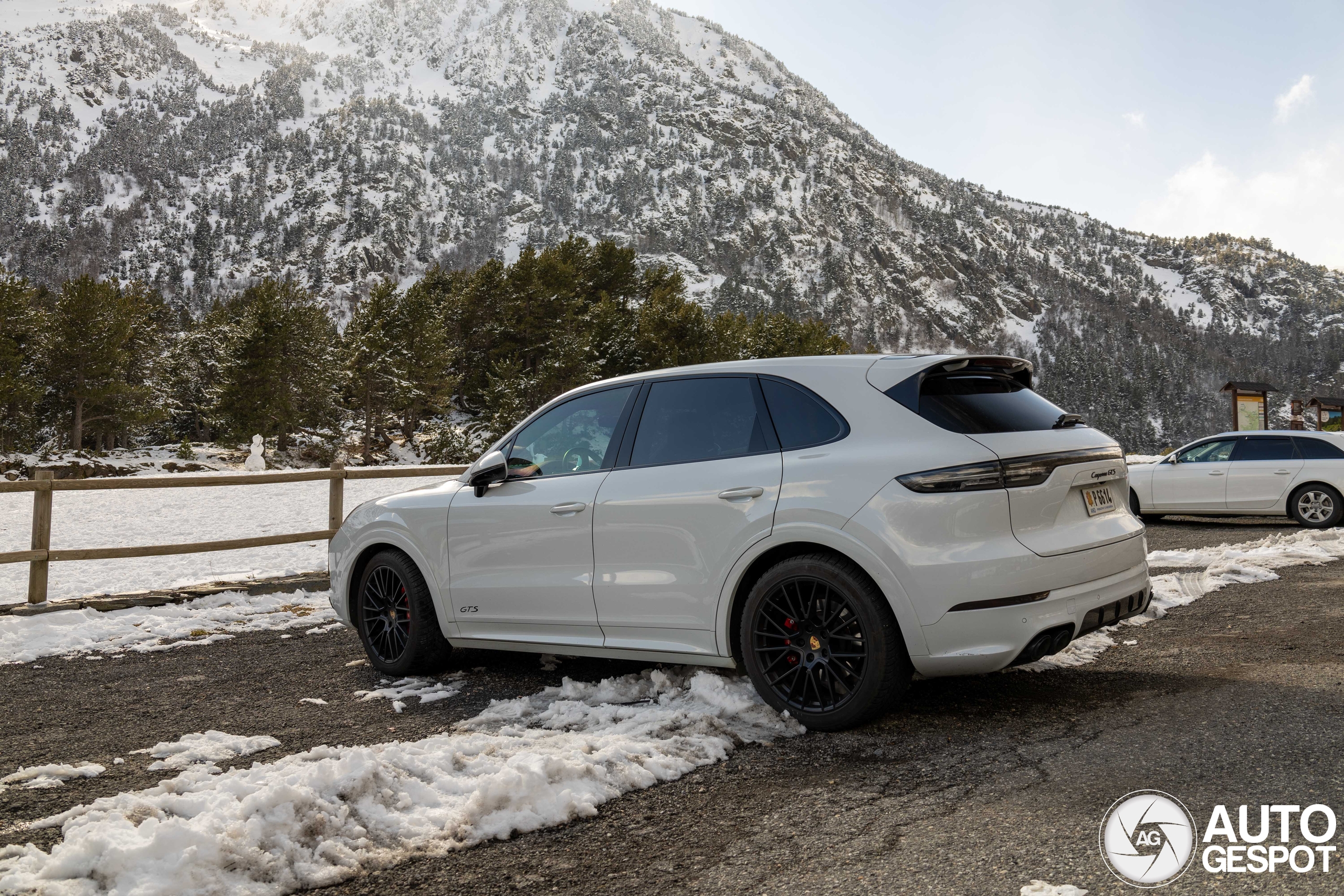 Porsche 9YA Cayenne GTS