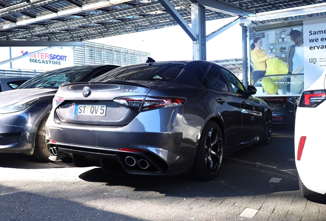 Alfa Romeo Giulia Quadrifoglio 2023
