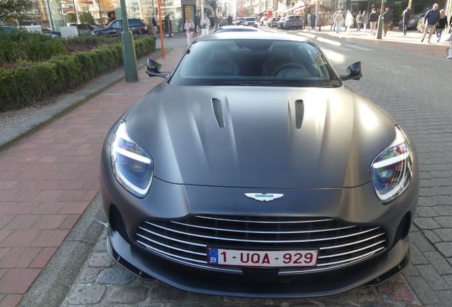 Aston Martin DB12