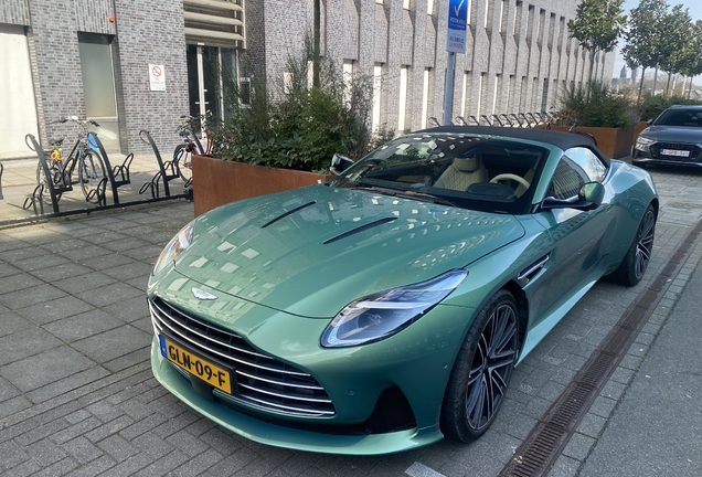 Aston Martin DB12 Volante