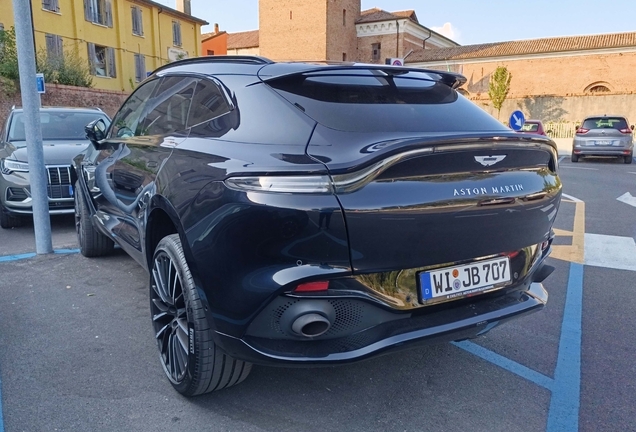 Aston Martin DBX