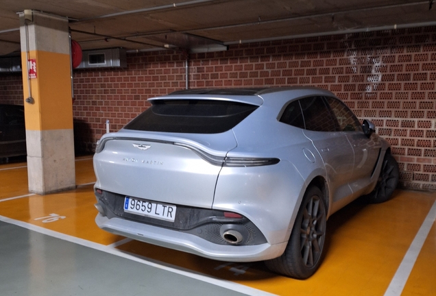 Aston Martin DBX