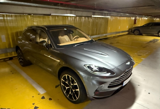 Aston Martin DBX