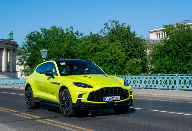 Aston Martin DBX707
