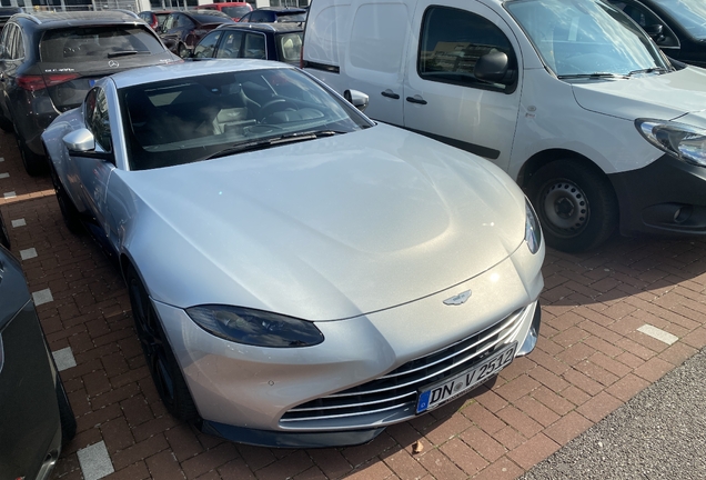 Aston Martin V8 Vantage 2018