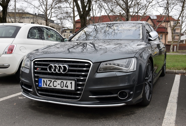 Audi S8 D4