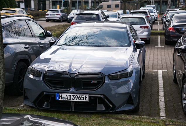 BMW M5 G90