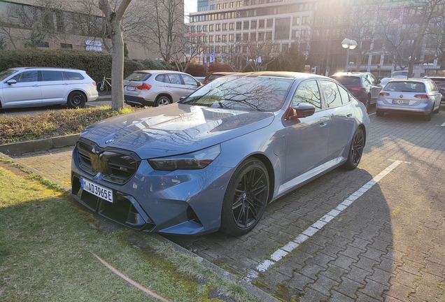 BMW M5 G90