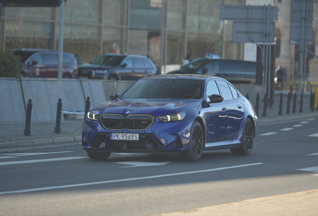 BMW M5 G90