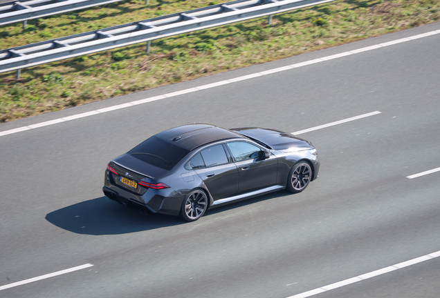 BMW M5 G90
