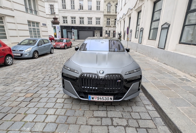 BMW M760e xDrive