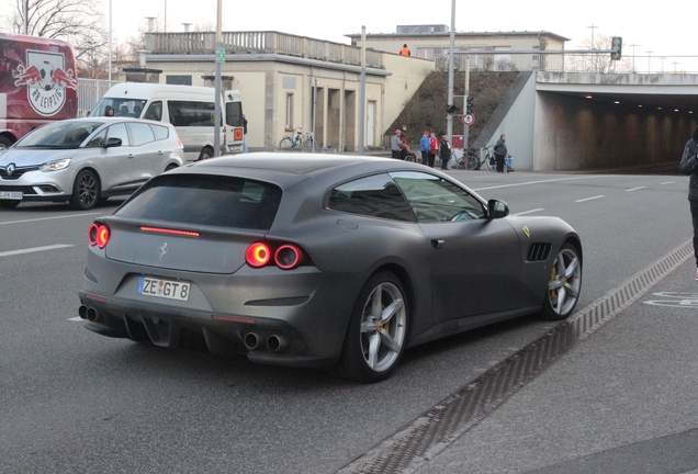 Ferrari GTC4Lusso T