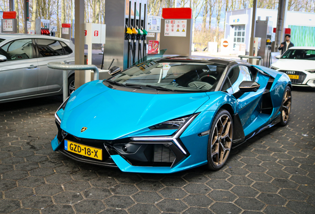 Lamborghini Revuelto
