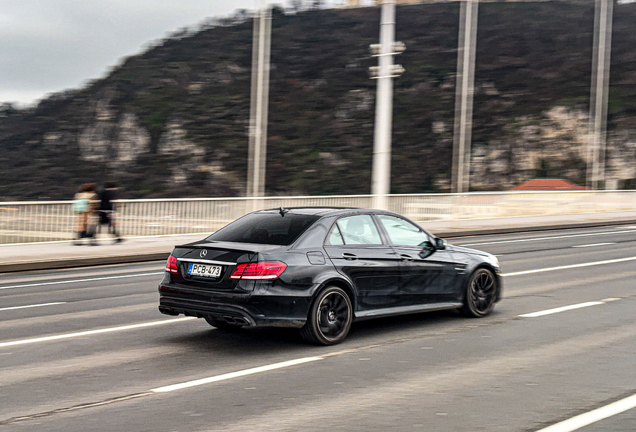 Mercedes-Benz E 63 AMG S W212
