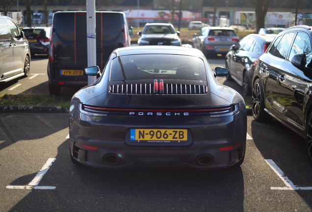 Porsche 992 Carrera 4S