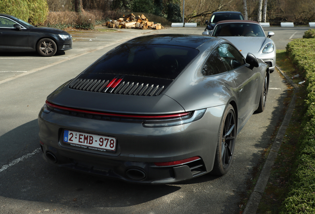 Porsche 992 Carrera 4S