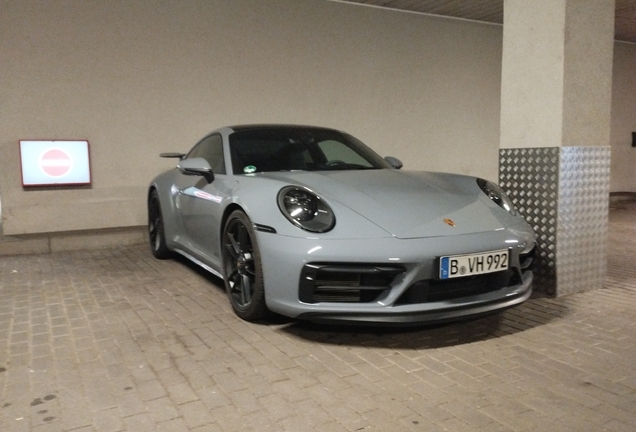 Porsche 992 Carrera GTS