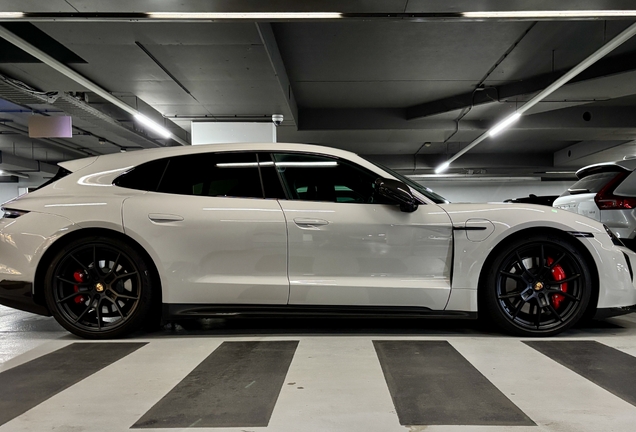 Porsche Taycan GTS Sport Turismo