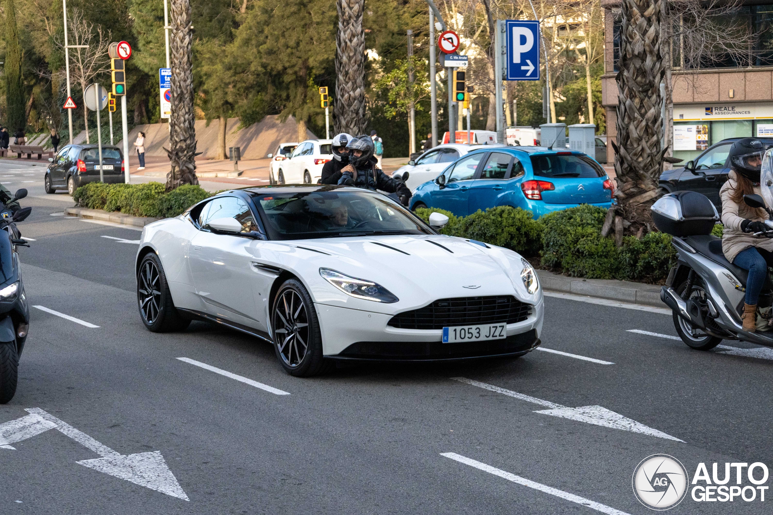 Aston Martin DB11