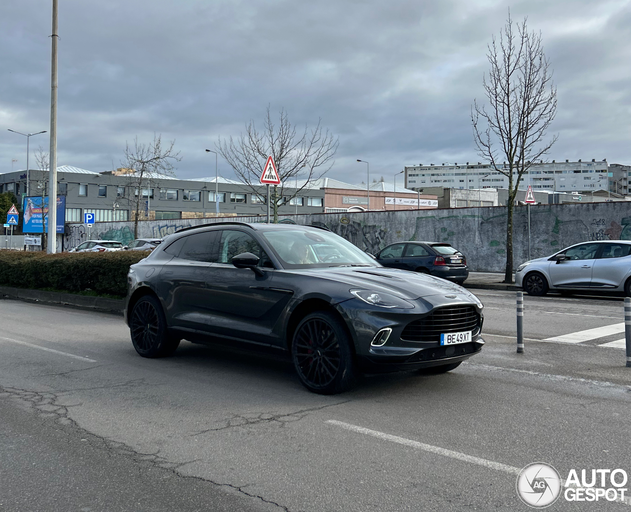 Aston Martin DBX