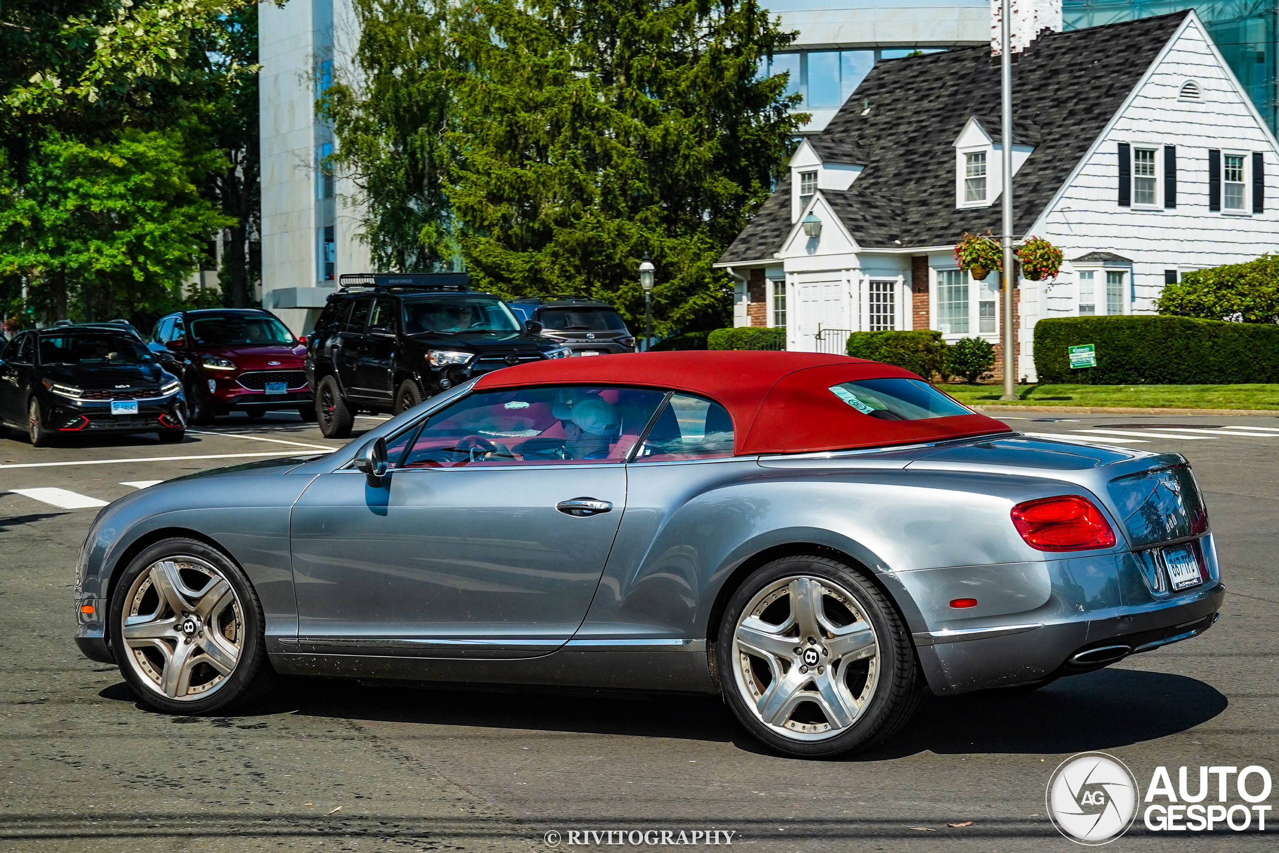 Bentley Continental GTC 2012