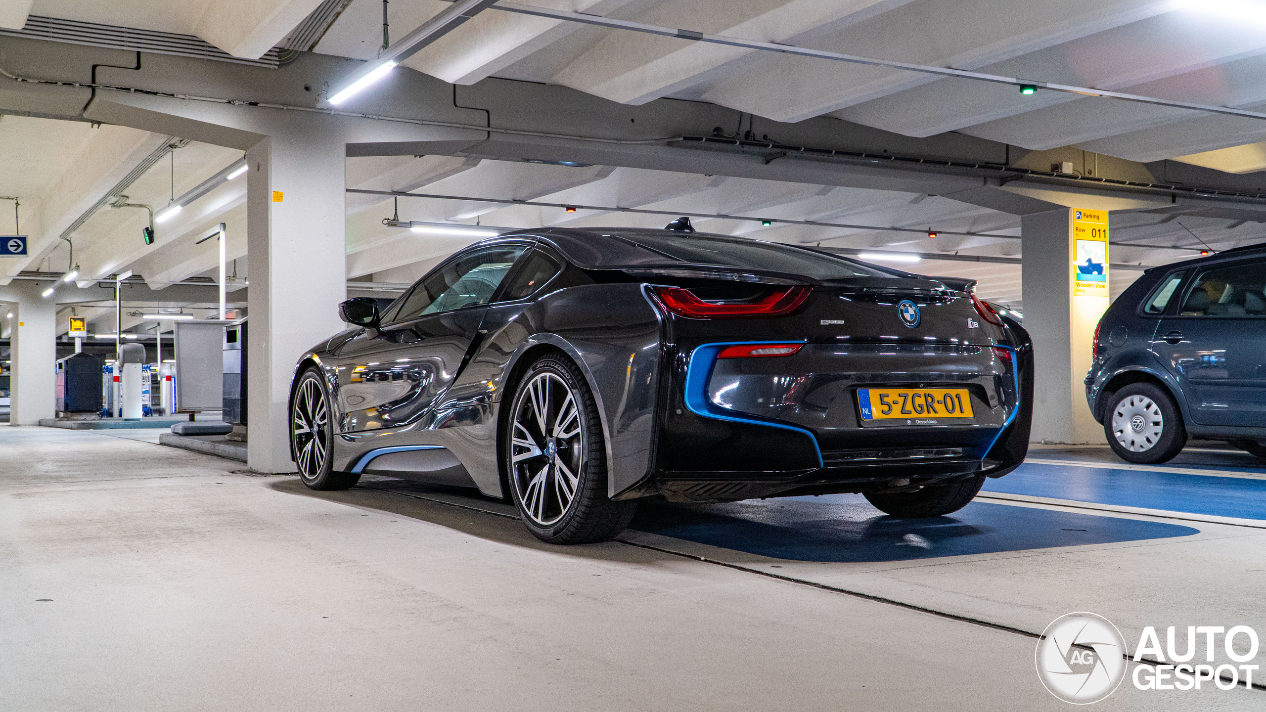 BMW i8