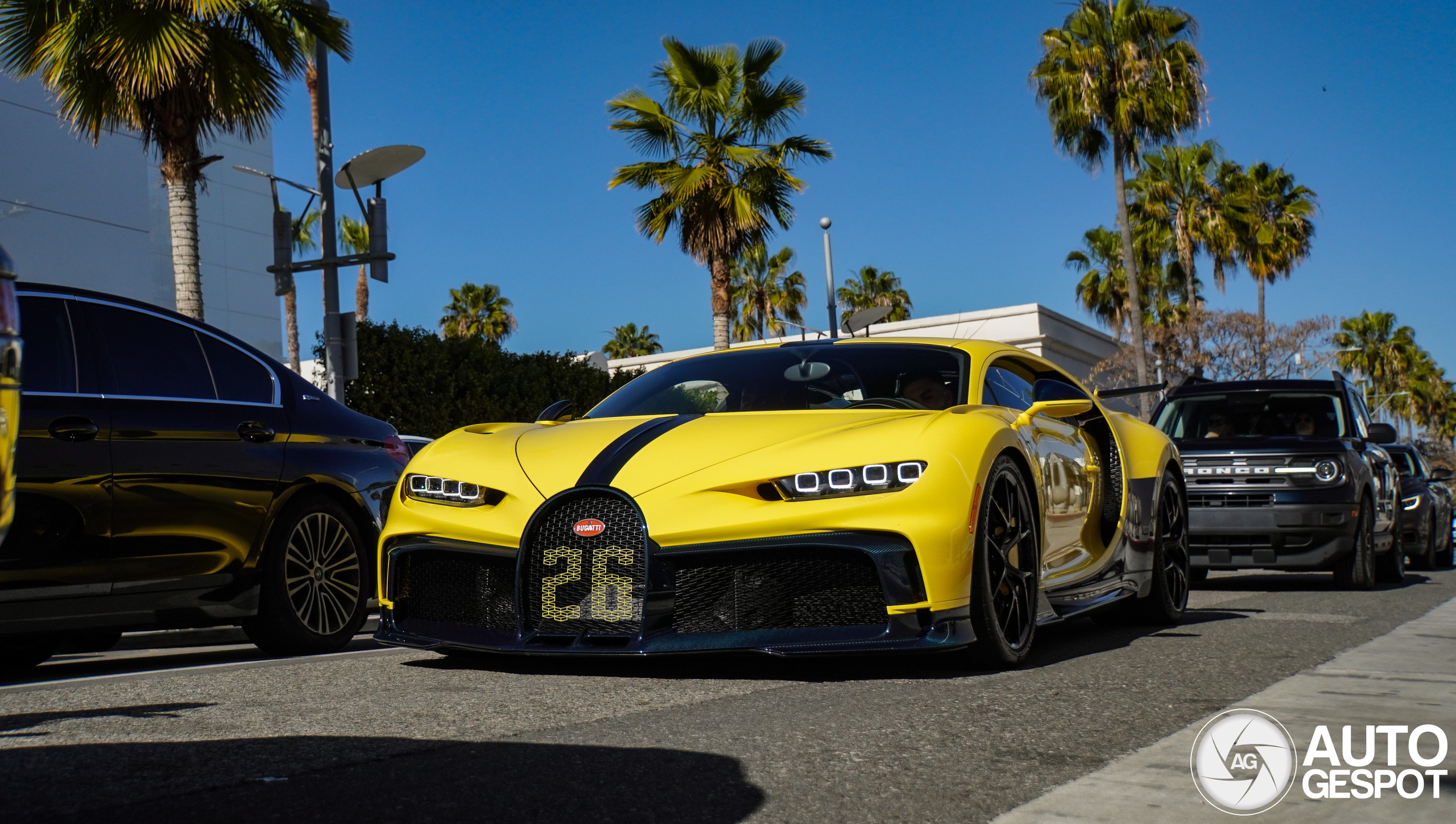 Bugatti Chiron Pur Sport turns heads on Rodeo Drive