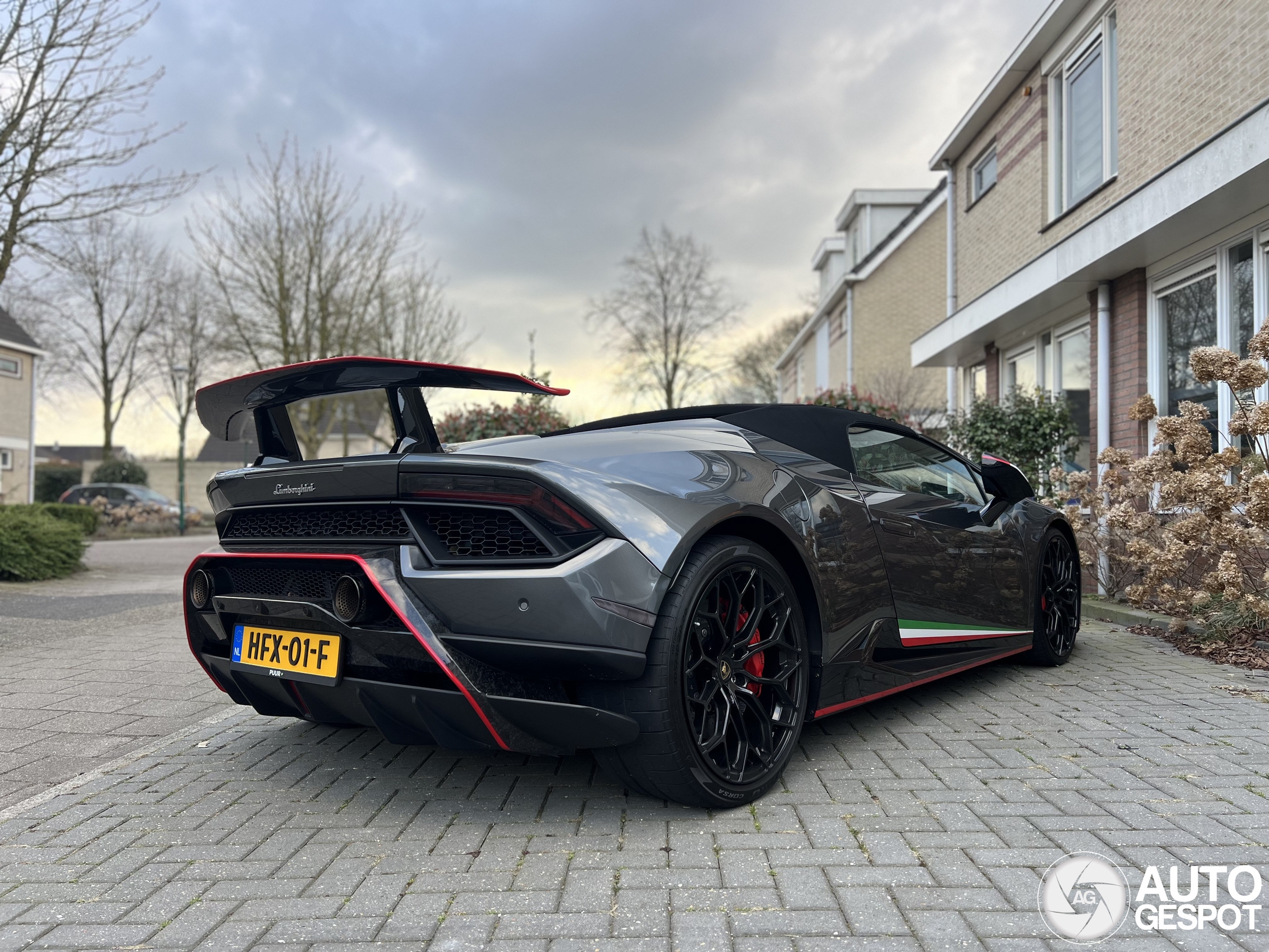 Lamborghini Huracán LP640-4 Performante Spyder