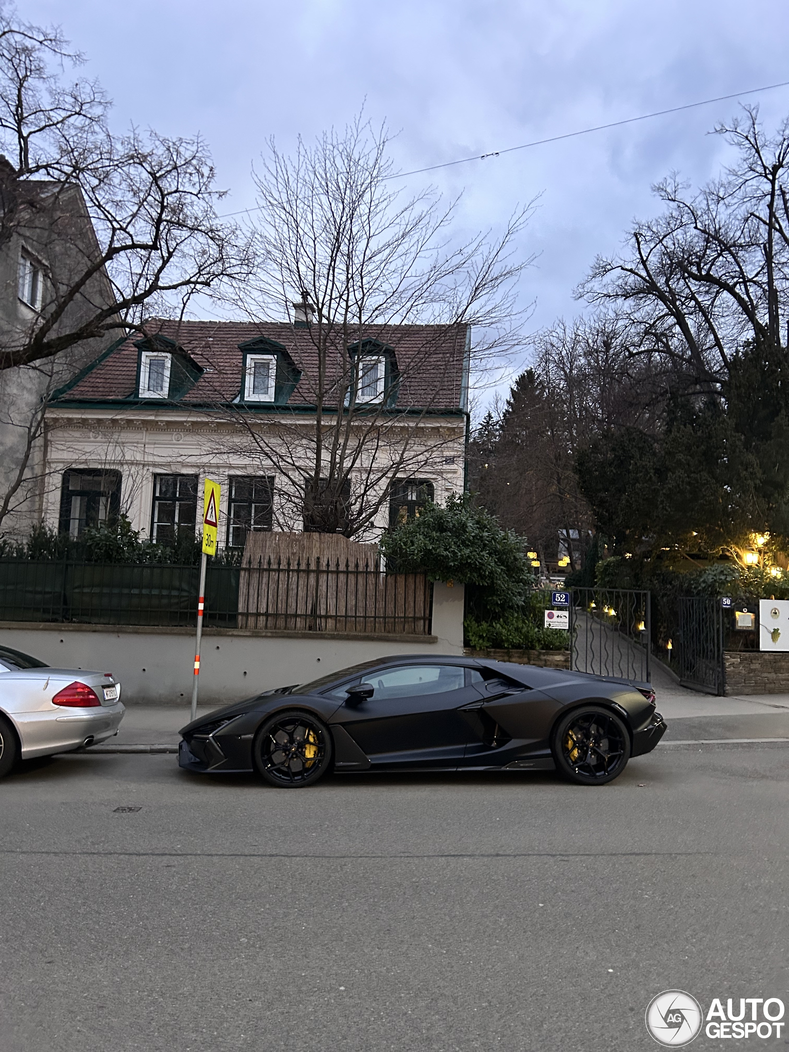 Lamborghini Revuelto