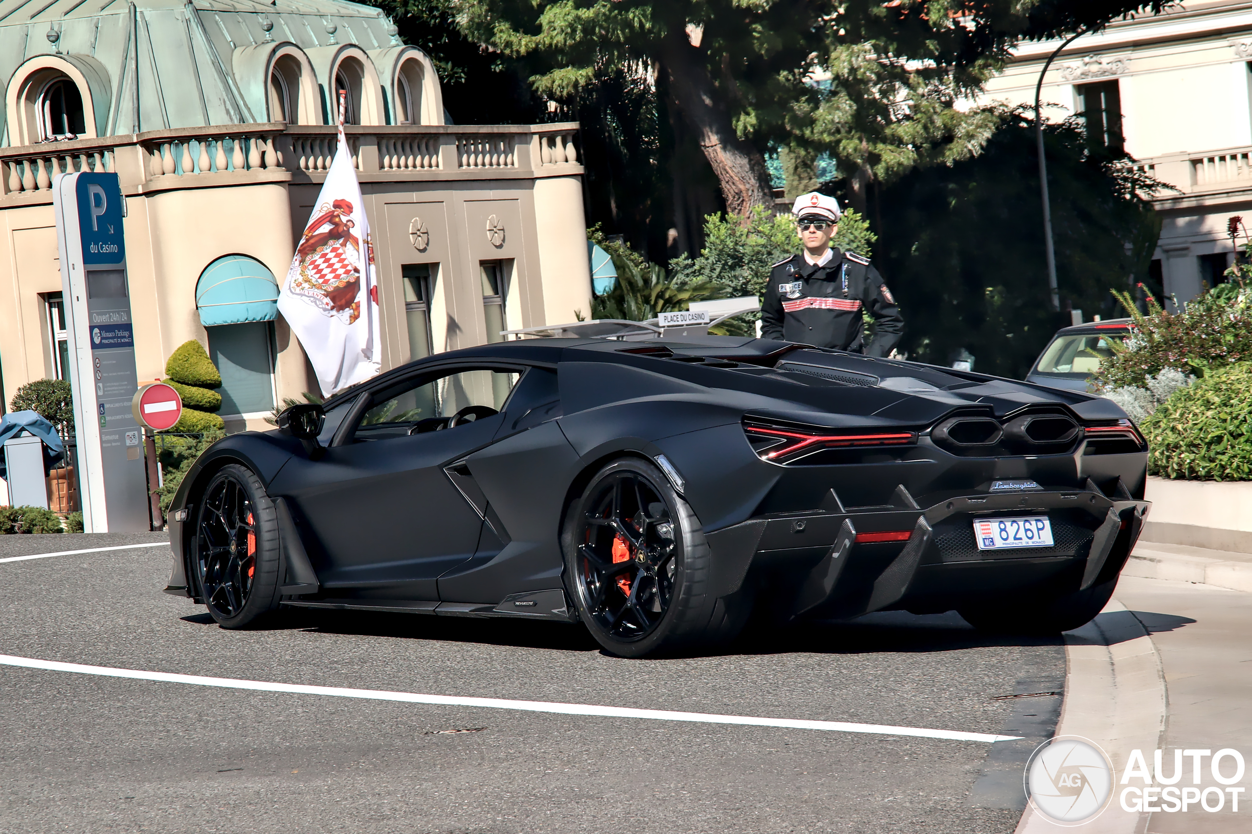 Lamborghini Revuelto