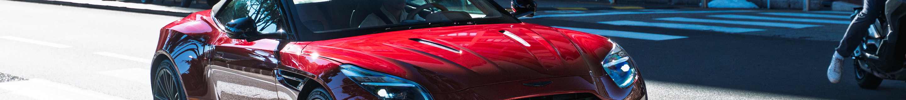 Aston Martin DB12 Volante