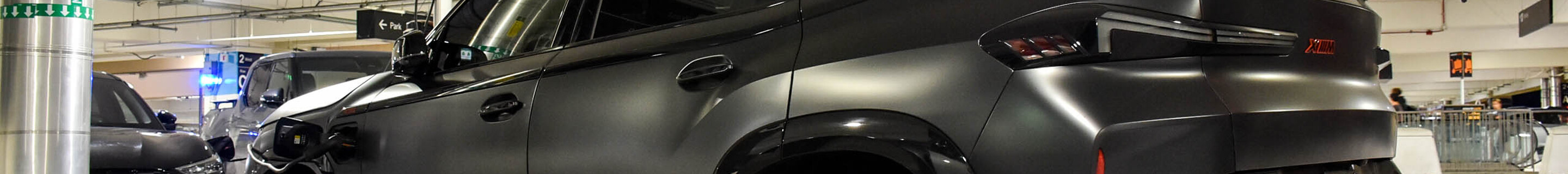 BMW XM G09 Label Red