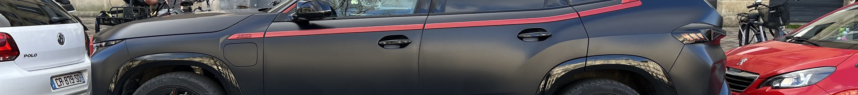 BMW XM G09 Label Red