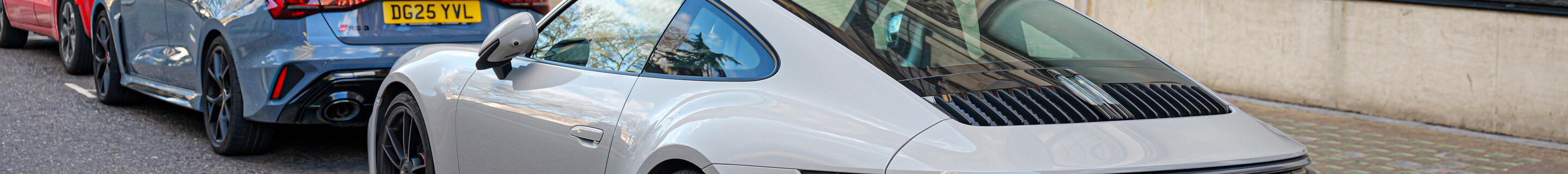 Porsche 992 Carrera 4 GTS