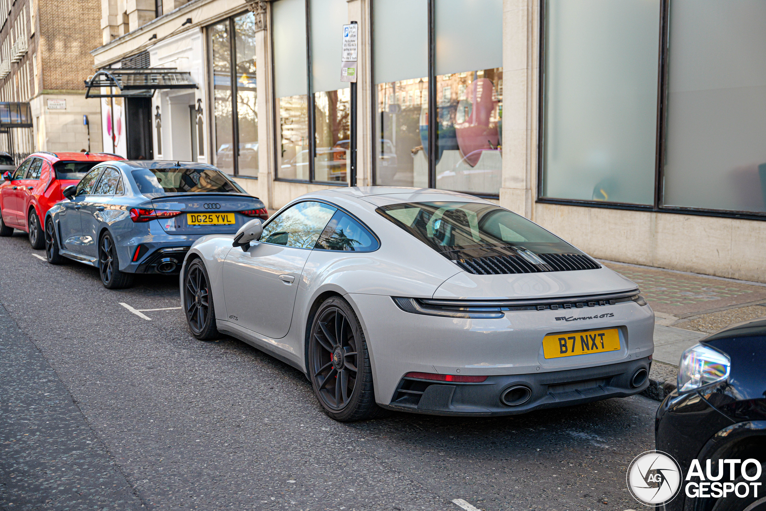 Porsche 992 Carrera 4 GTS