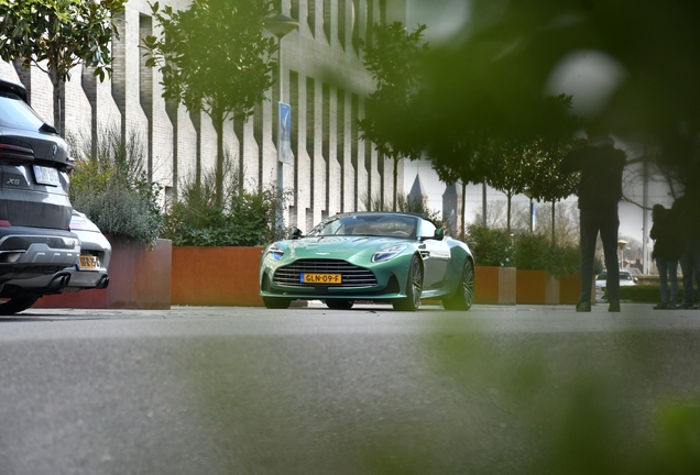 Aston Martin DB12 Volante