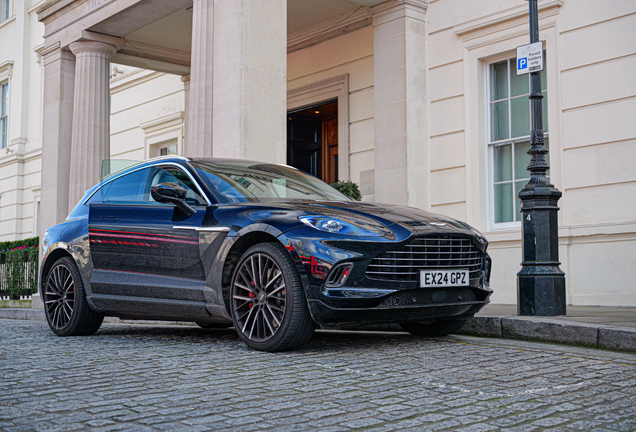 Aston Martin DBX