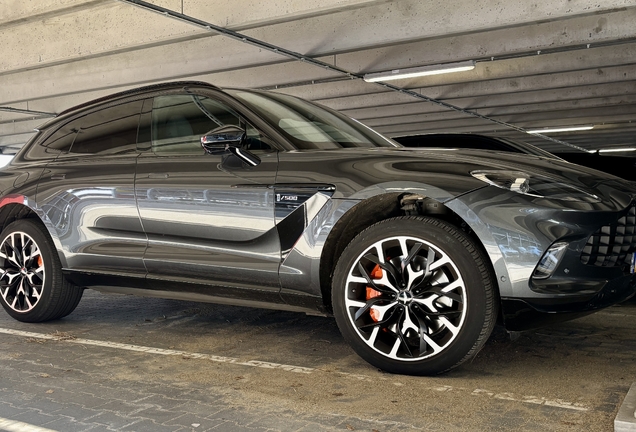 Aston Martin DBX