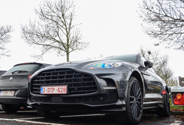 Aston Martin DBX707