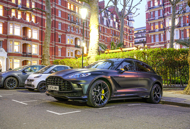 Aston Martin DBX707