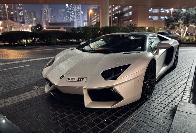 Lamborghini Aventador LP700-4 Roadster