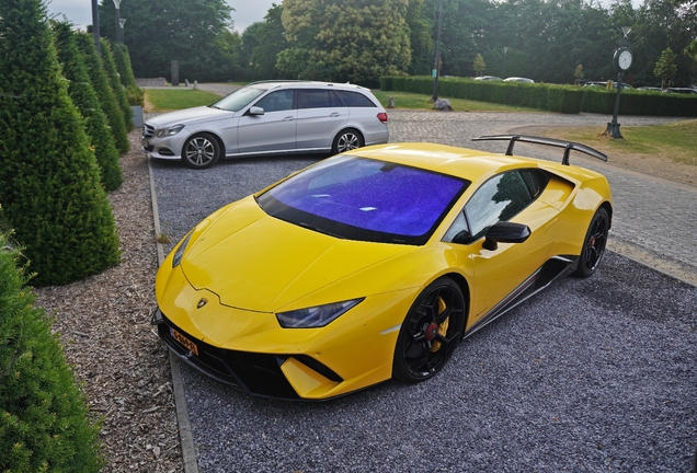 Lamborghini Huracán LP640-4 Performante