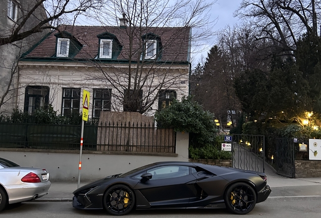 Lamborghini Revuelto