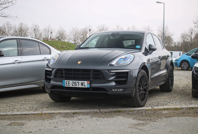 Porsche 95B Macan GTS
