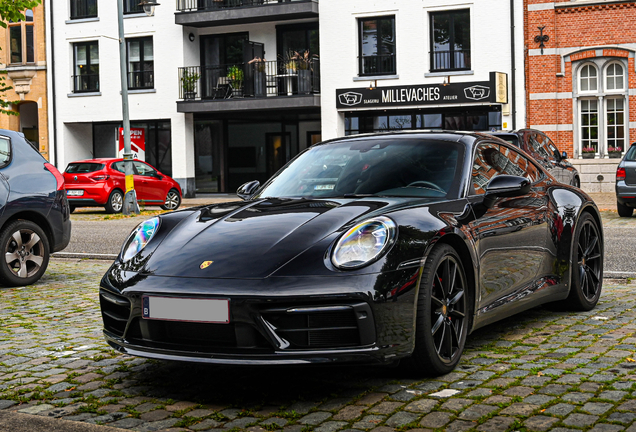 Porsche 992 Carrera 4S